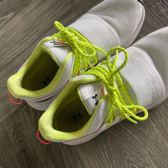 Under Armour Shoes - Picture 4 of 10